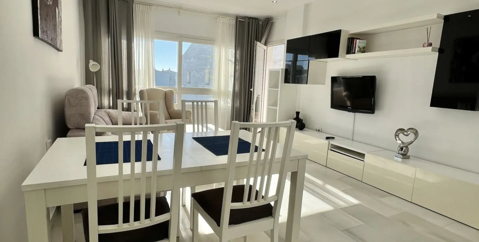 Short-term rent of middle floor apartment in Puerto Banús 6