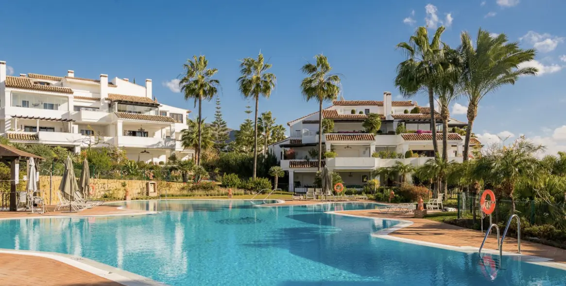 Alquiler a largo plazo de apartamento en planta media en The Golden Mile 1