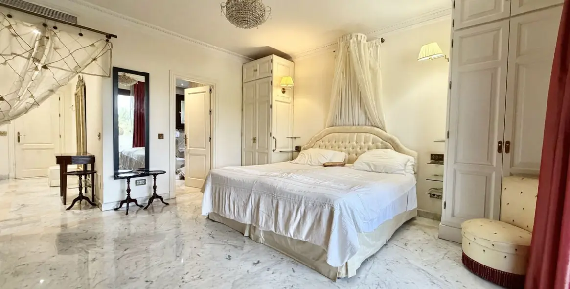 Alquiler a largo plazo de apartamento en planta media en The Golden Mile 5