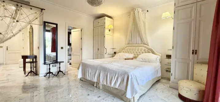 Long-term rent of middle floor apartment in The Golden Mile 4