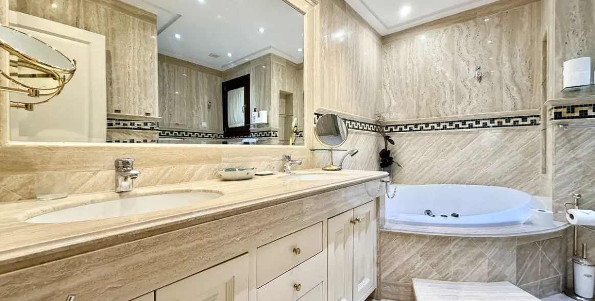 Alquiler a largo plazo de apartamento en planta media en The Golden Mile 18
