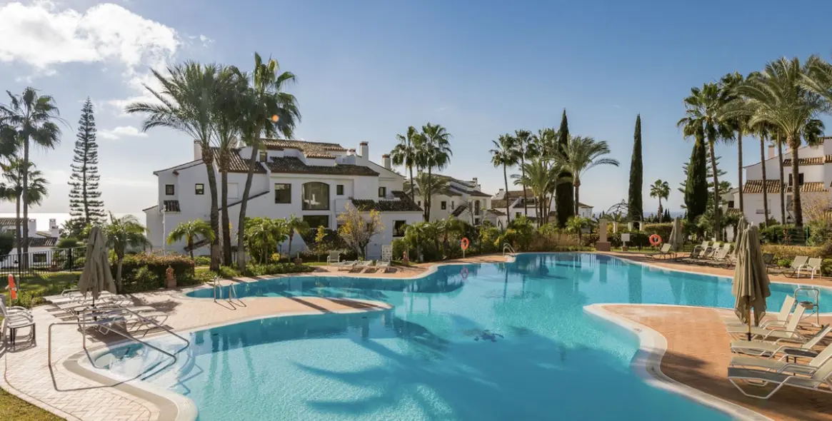 Alquiler a largo plazo de apartamento en planta media en The Golden Mile 32