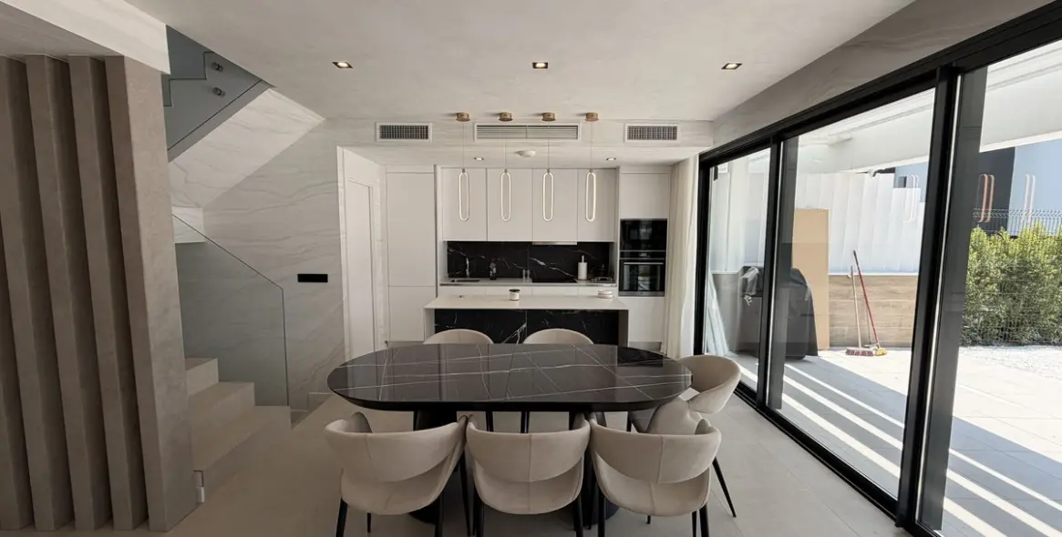 Short-term rent of semi-detached house in Atalaya 2