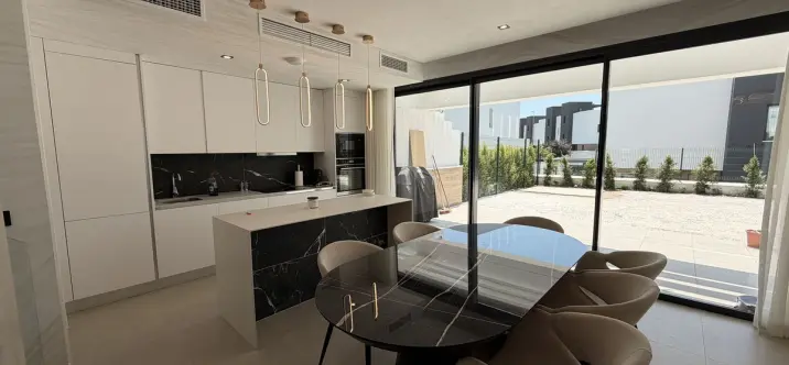 Short-term rent of semi-detached house in Atalaya 2