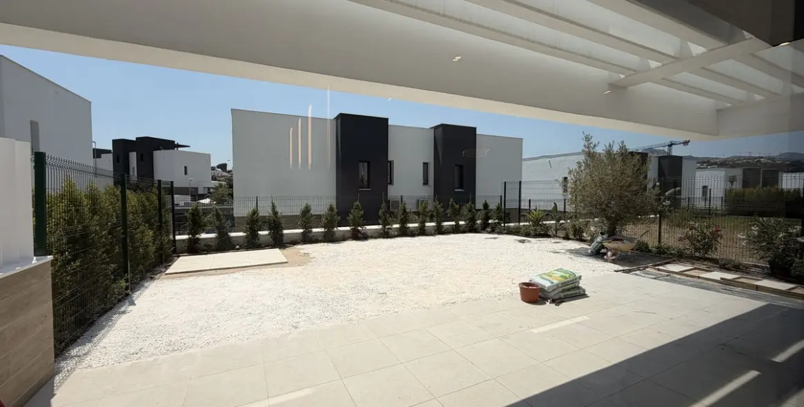 Short-term rent of semi-detached house in Atalaya 7