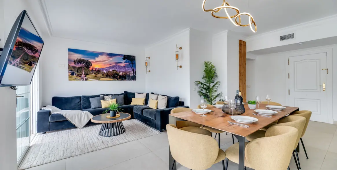 Alquiler a corto plazo de apartamento en planta media en Nueva Andalucía 1