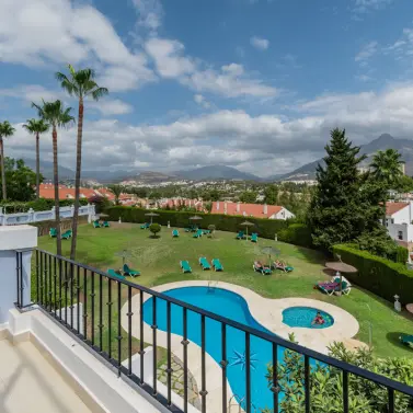 Short-term rent of middle floor apartment in Nueva Andalucía