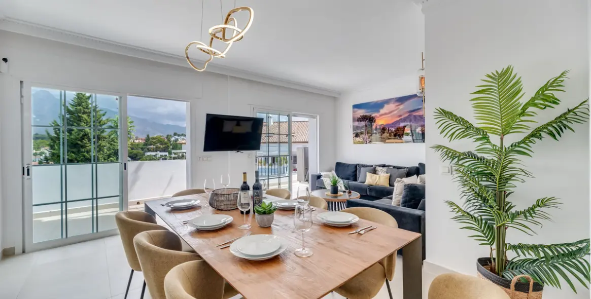 Alquiler a corto plazo de apartamento en planta media en Nueva Andalucía 4