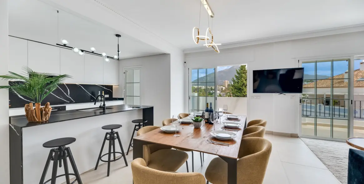 Alquiler a corto plazo de apartamento en planta media en Nueva Andalucía 5
