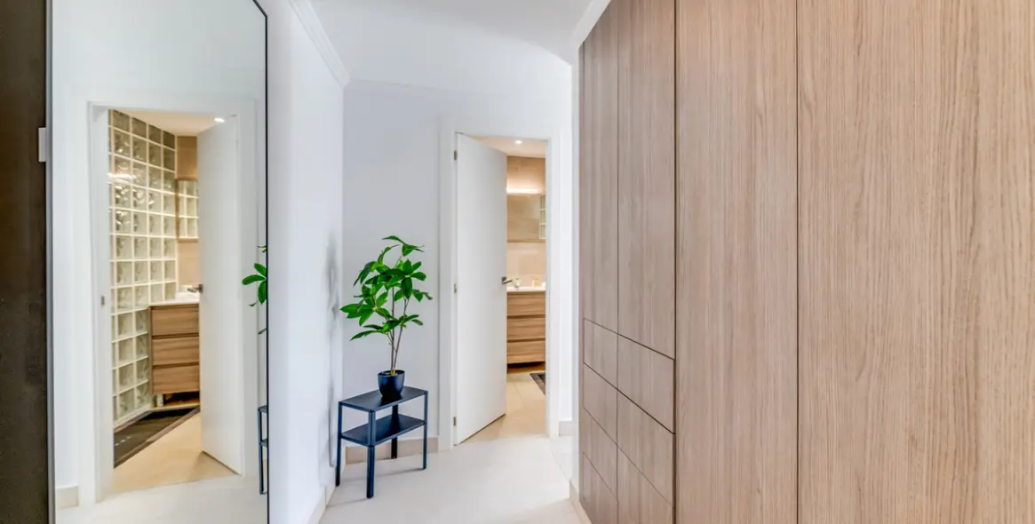 Alquiler a corto plazo de apartamento en planta media en Nueva Andalucía 12