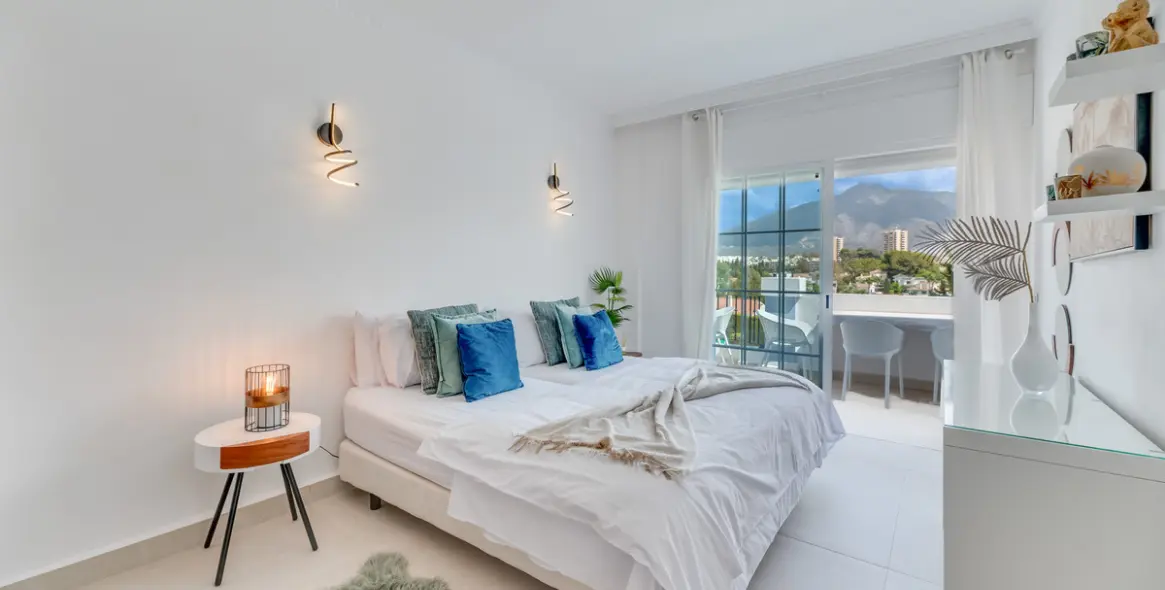 Alquiler a corto plazo de apartamento en planta media en Nueva Andalucía 16