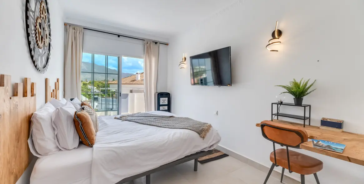 Alquiler a corto plazo de apartamento en planta media en Nueva Andalucía 19