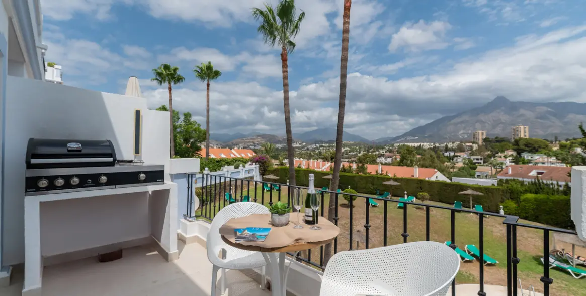 Alquiler a corto plazo de apartamento en planta media en Nueva Andalucía 24
