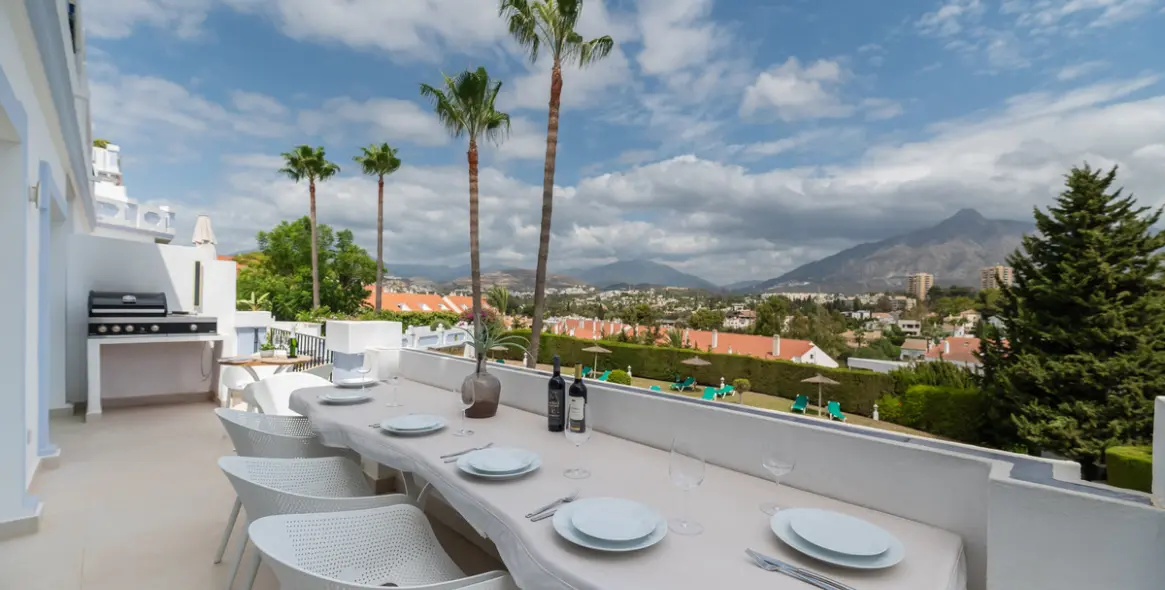 Alquiler a corto plazo de apartamento en planta media en Nueva Andalucía 26