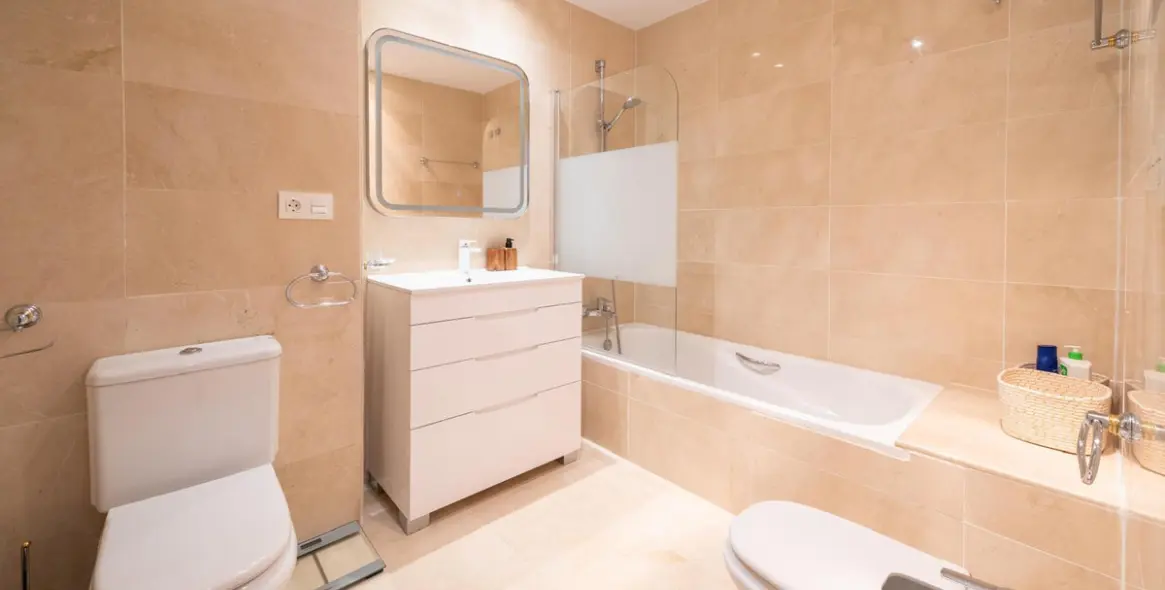 Long-term rent of middle floor apartment in Benahavís 3