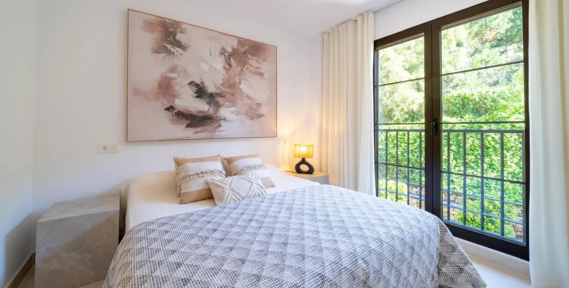 Long-term rent of middle floor apartment in Benahavís 6