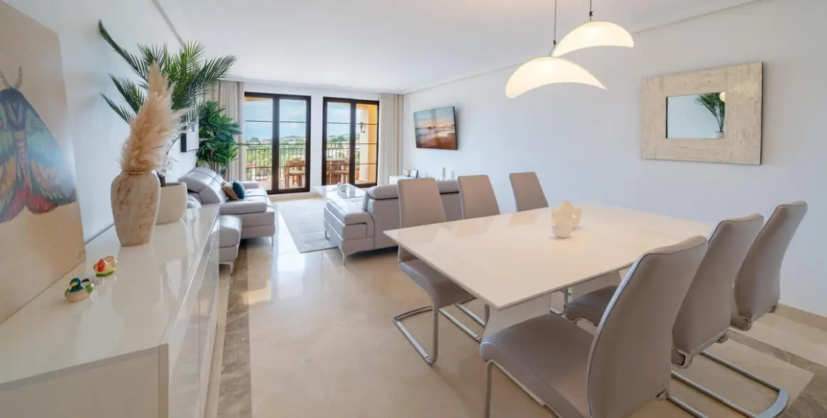 Long-term rent of middle floor apartment in Benahavís 12