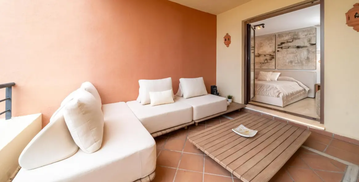Long-term rent of middle floor apartment in Benahavís 14