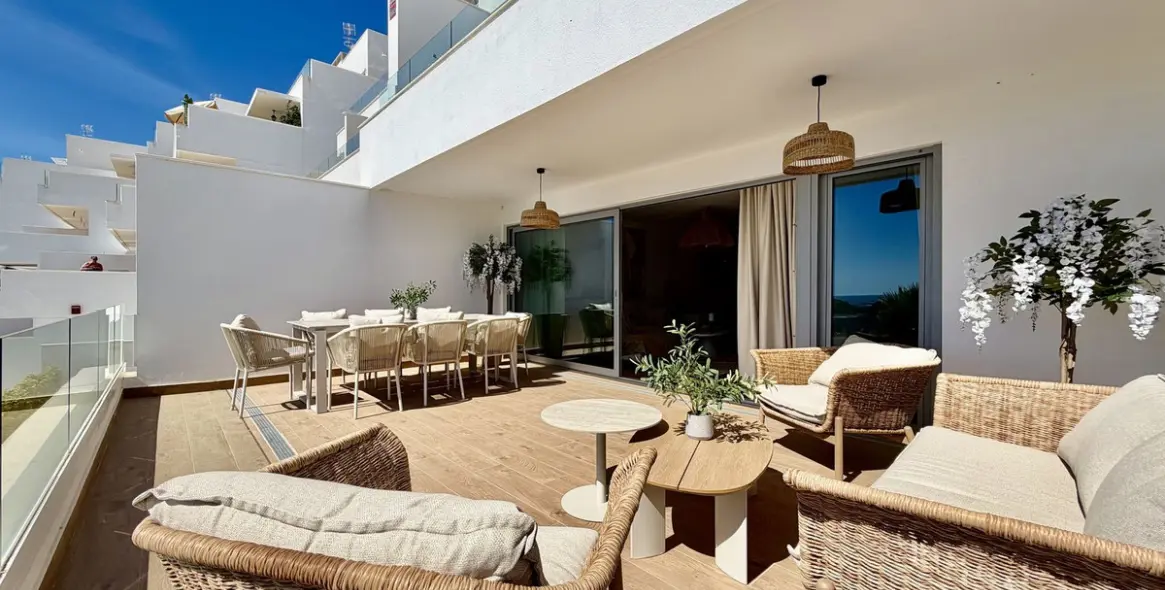 Short-term rent of middle floor apartment in Estepona 10