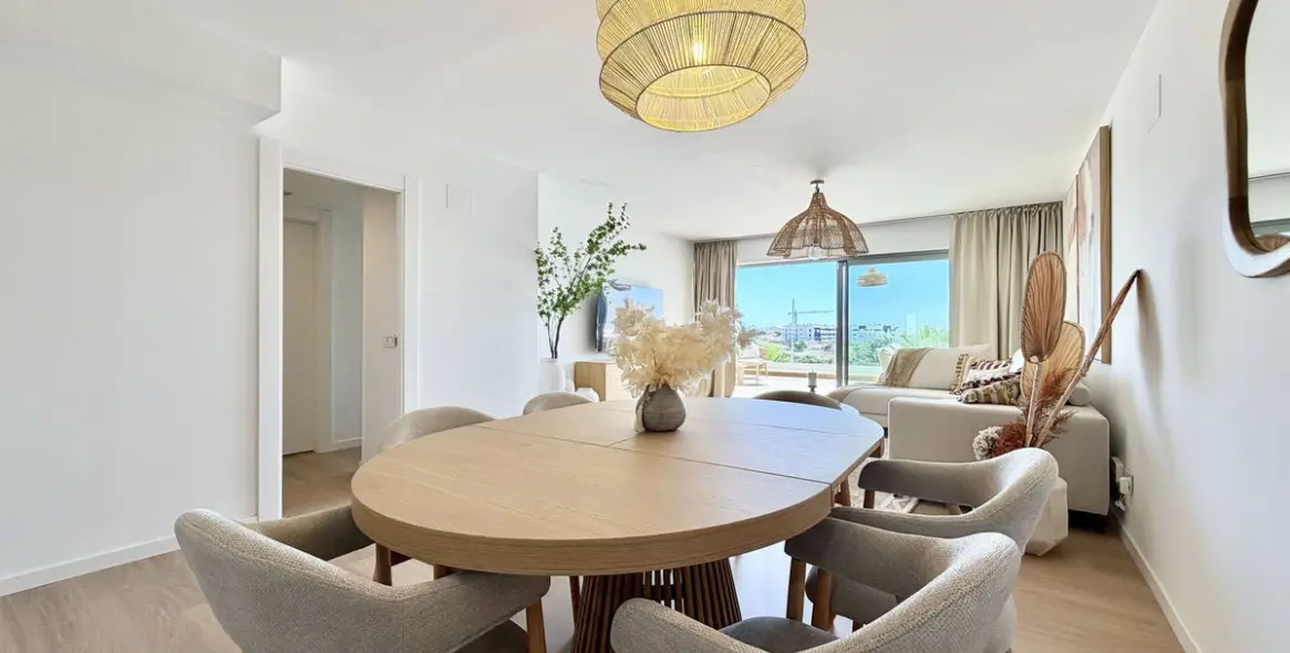 Short-term rent of middle floor apartment in Estepona 12