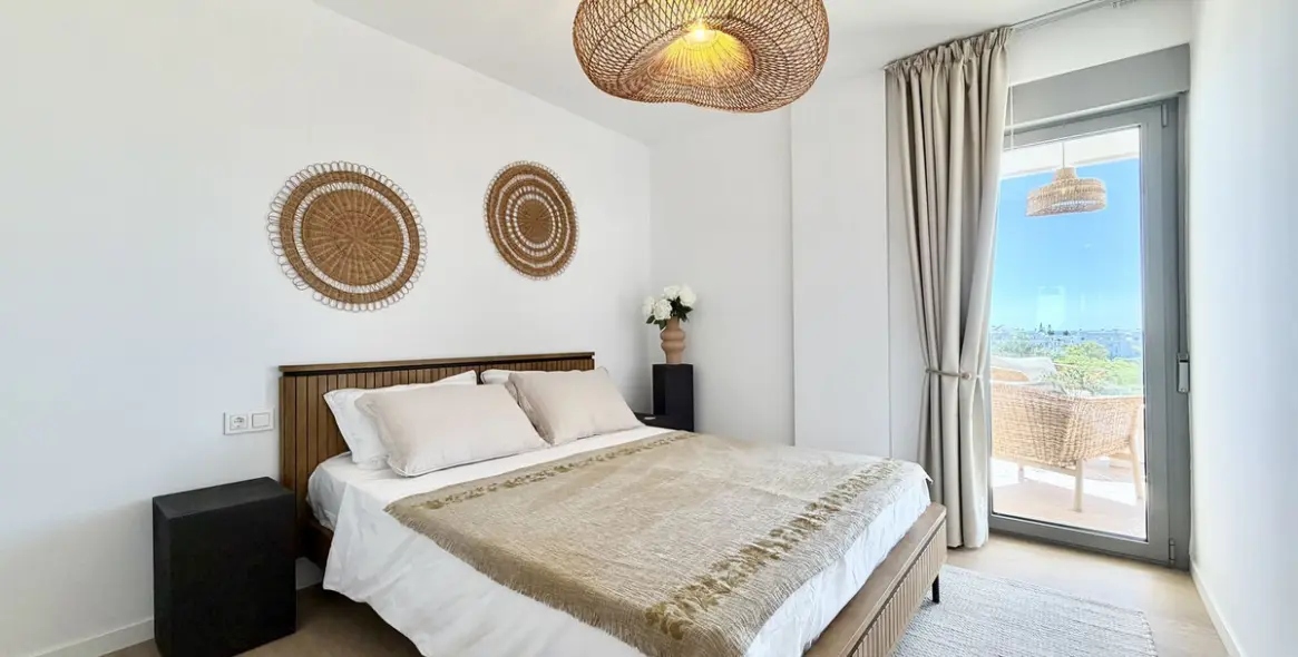 Short-term rent of middle floor apartment in Estepona 15