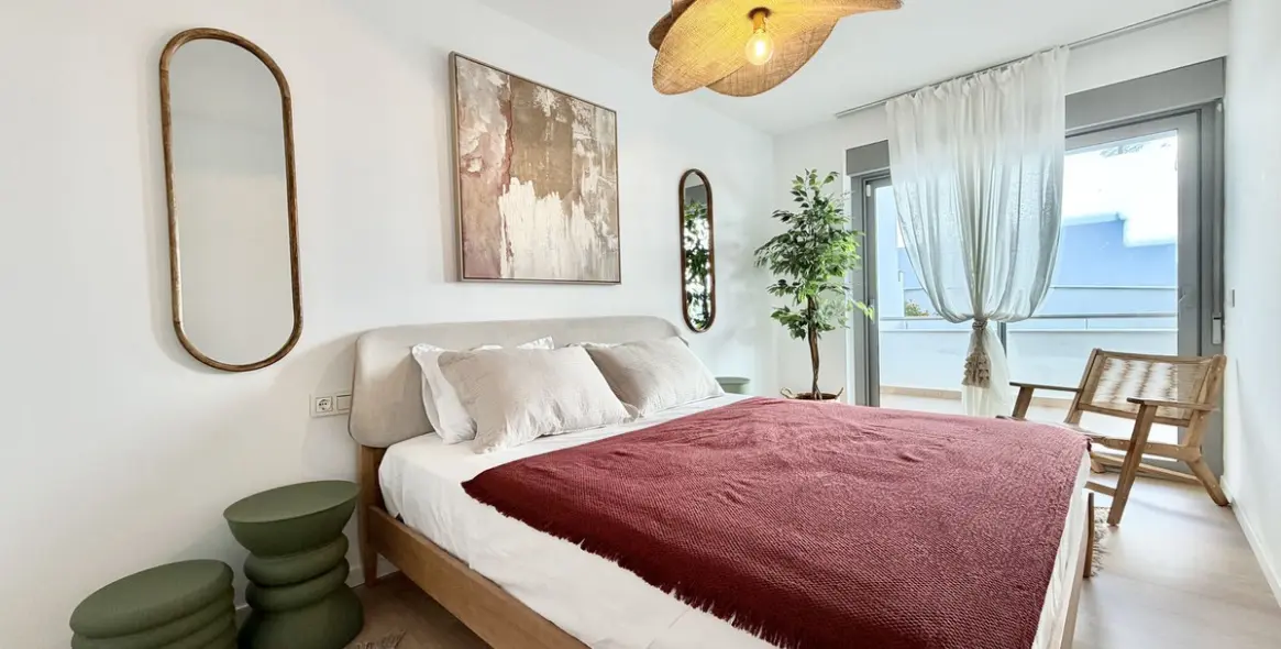 Short-term rent of middle floor apartment in Estepona 17
