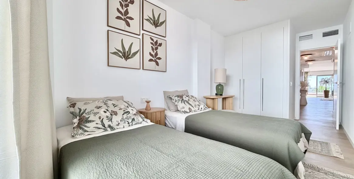Short-term rent of middle floor apartment in Estepona 22