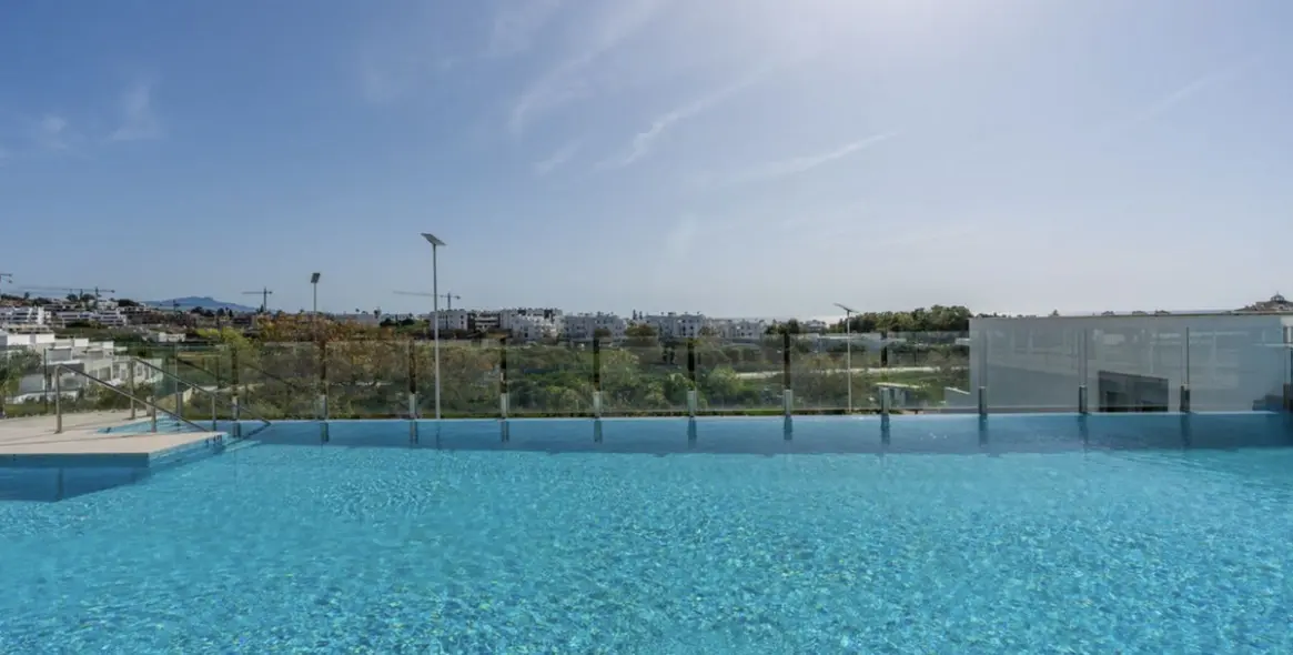 Short-term rent of middle floor apartment in Estepona 31