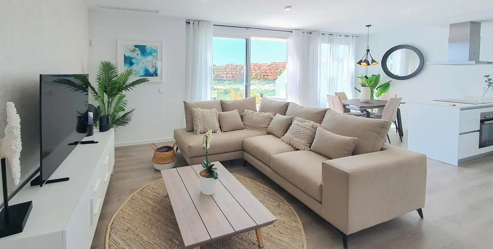 Продажа двухуровневого пентхауса в Estepona 1