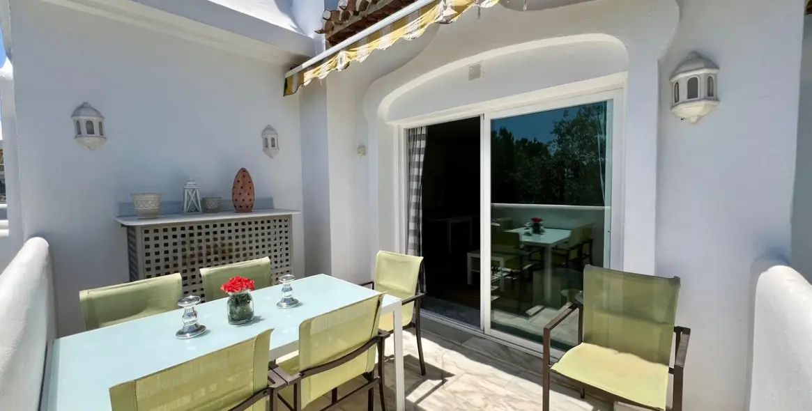 Продажа апартаментов на среднем этаже в Elviria 2