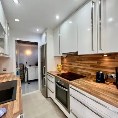 Venta de apartamento en planta media en Elviria
