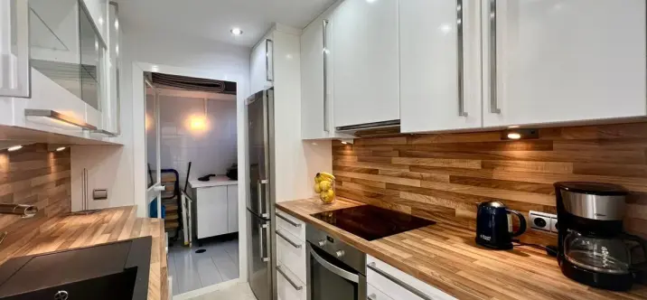 Venta de apartamento en planta media en Elviria 4