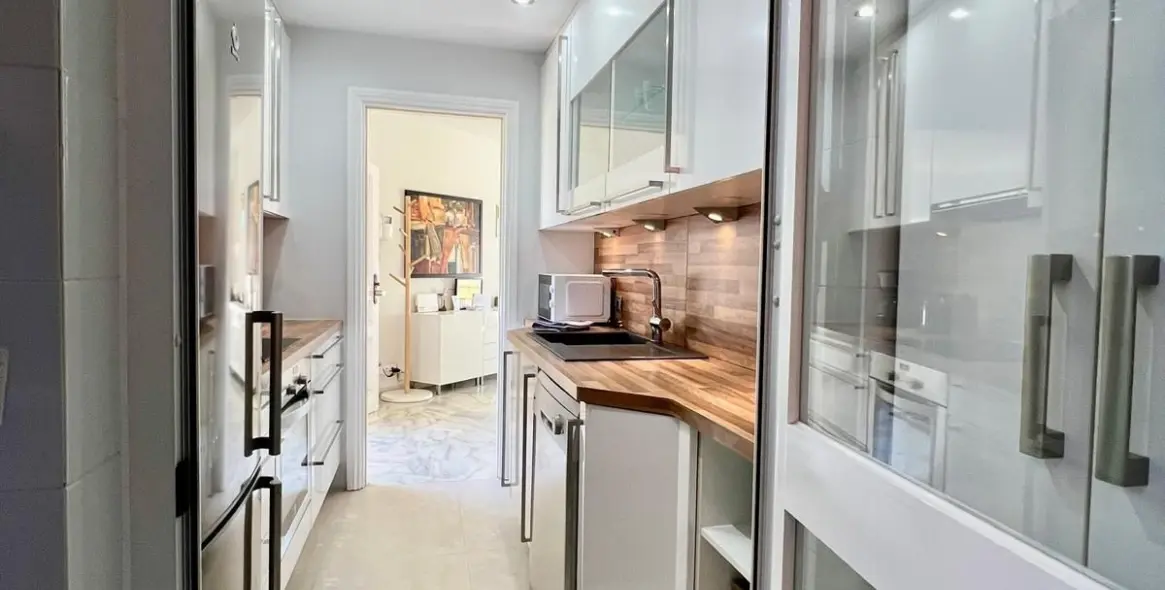 Продажа апартаментов на среднем этаже в Elviria 7