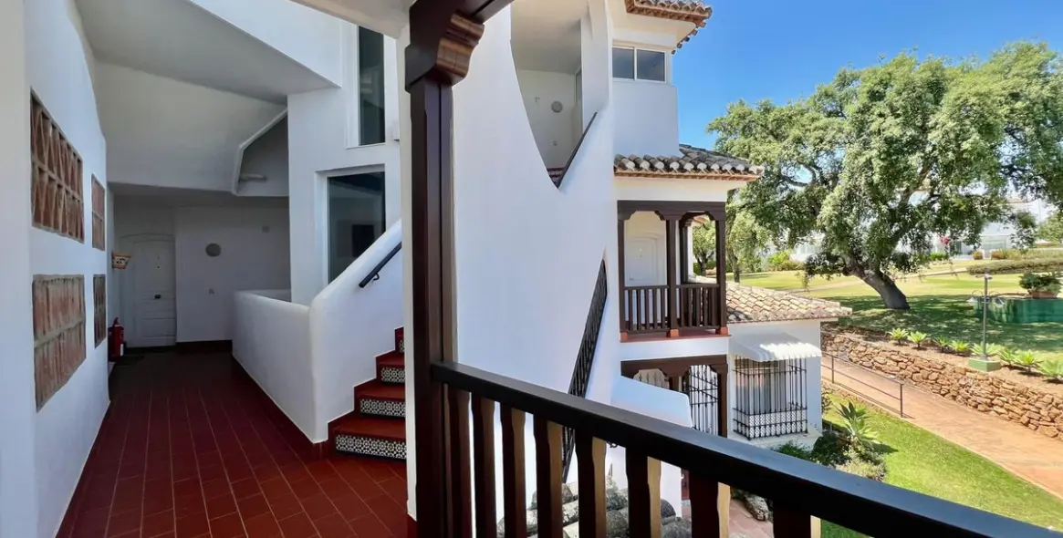 Продажа апартаментов на среднем этаже в Elviria 9
