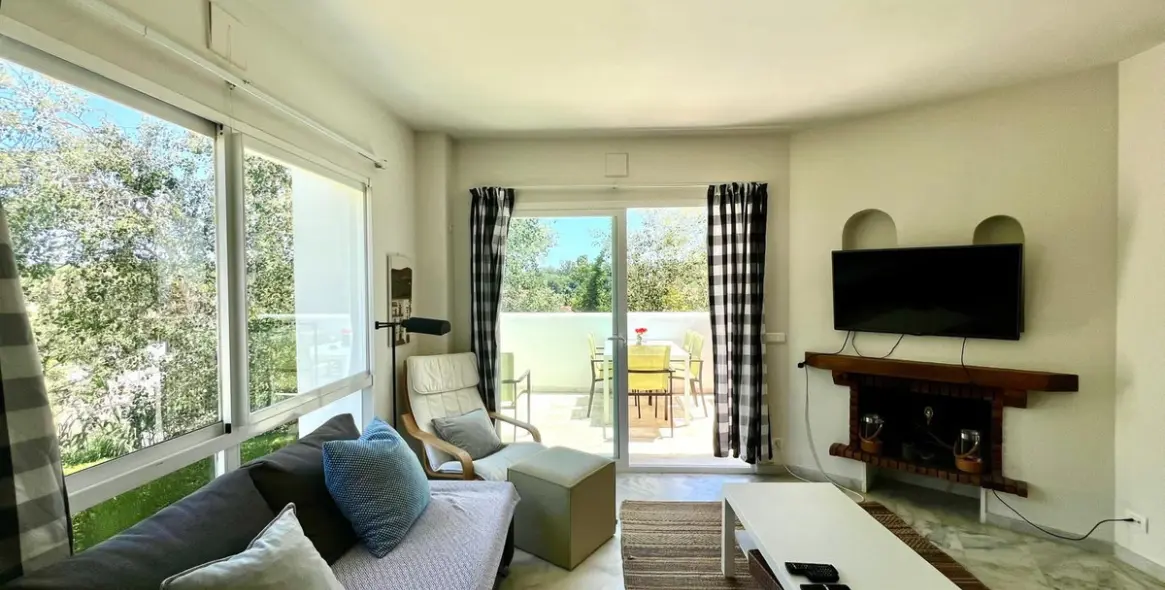 Продажа апартаментов на среднем этаже в Elviria 11
