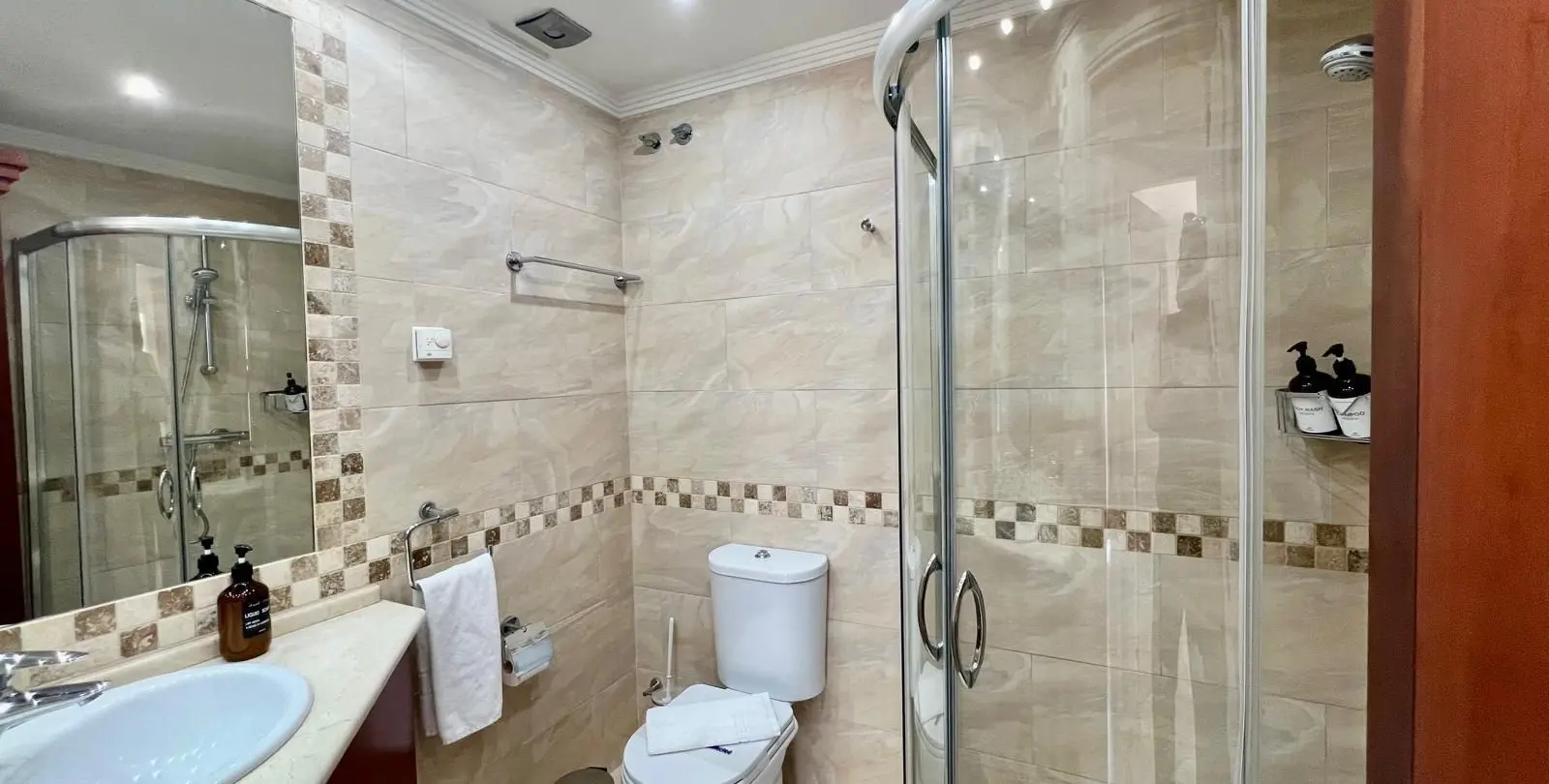 Продажа апартаментов на среднем этаже в Elviria 11