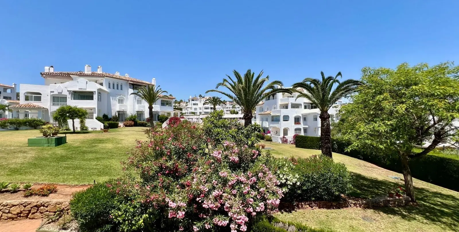 Продажа апартаментов на среднем этаже в Elviria 21