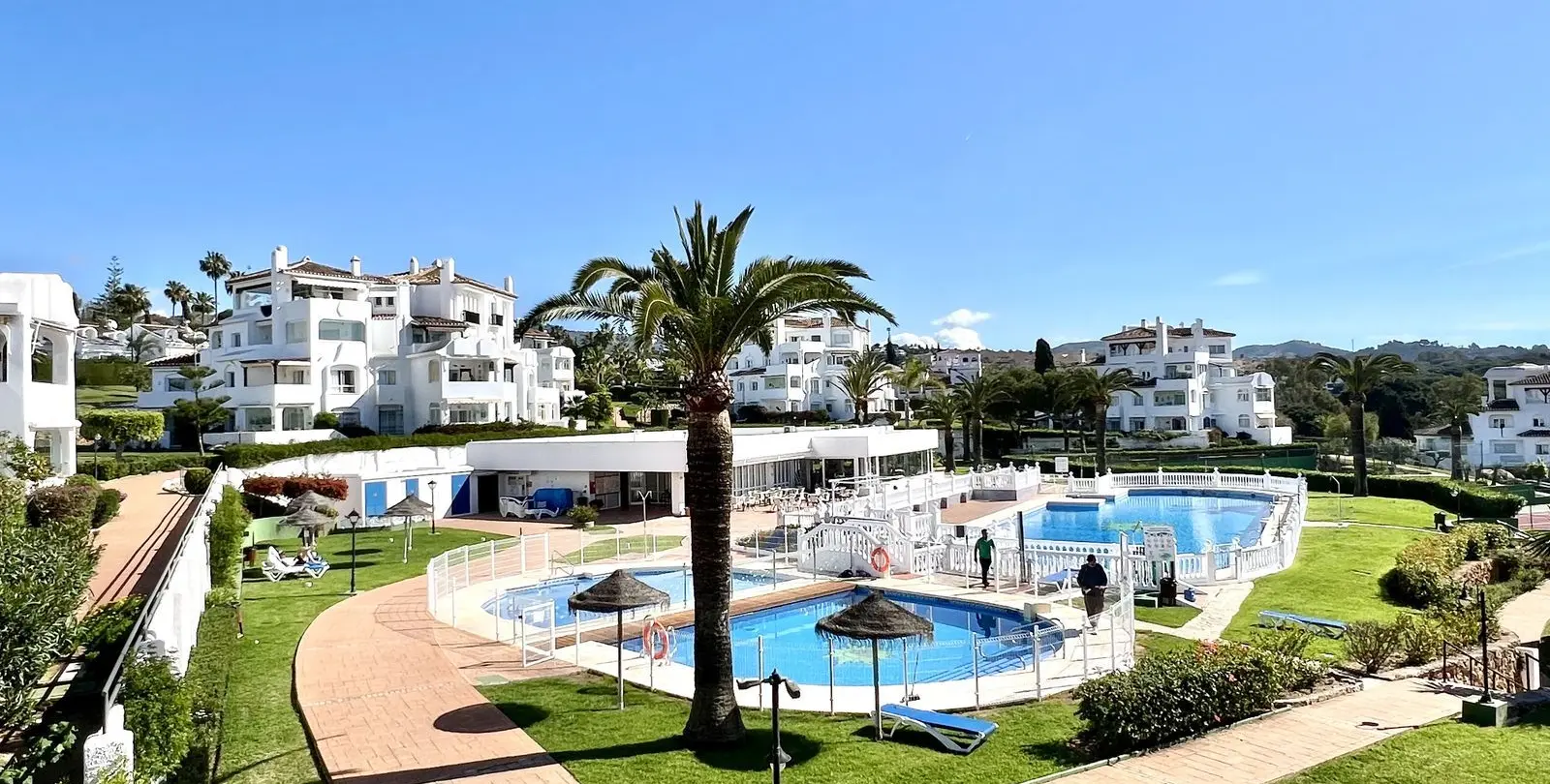 Продажа апартаментов на среднем этаже в Elviria 28