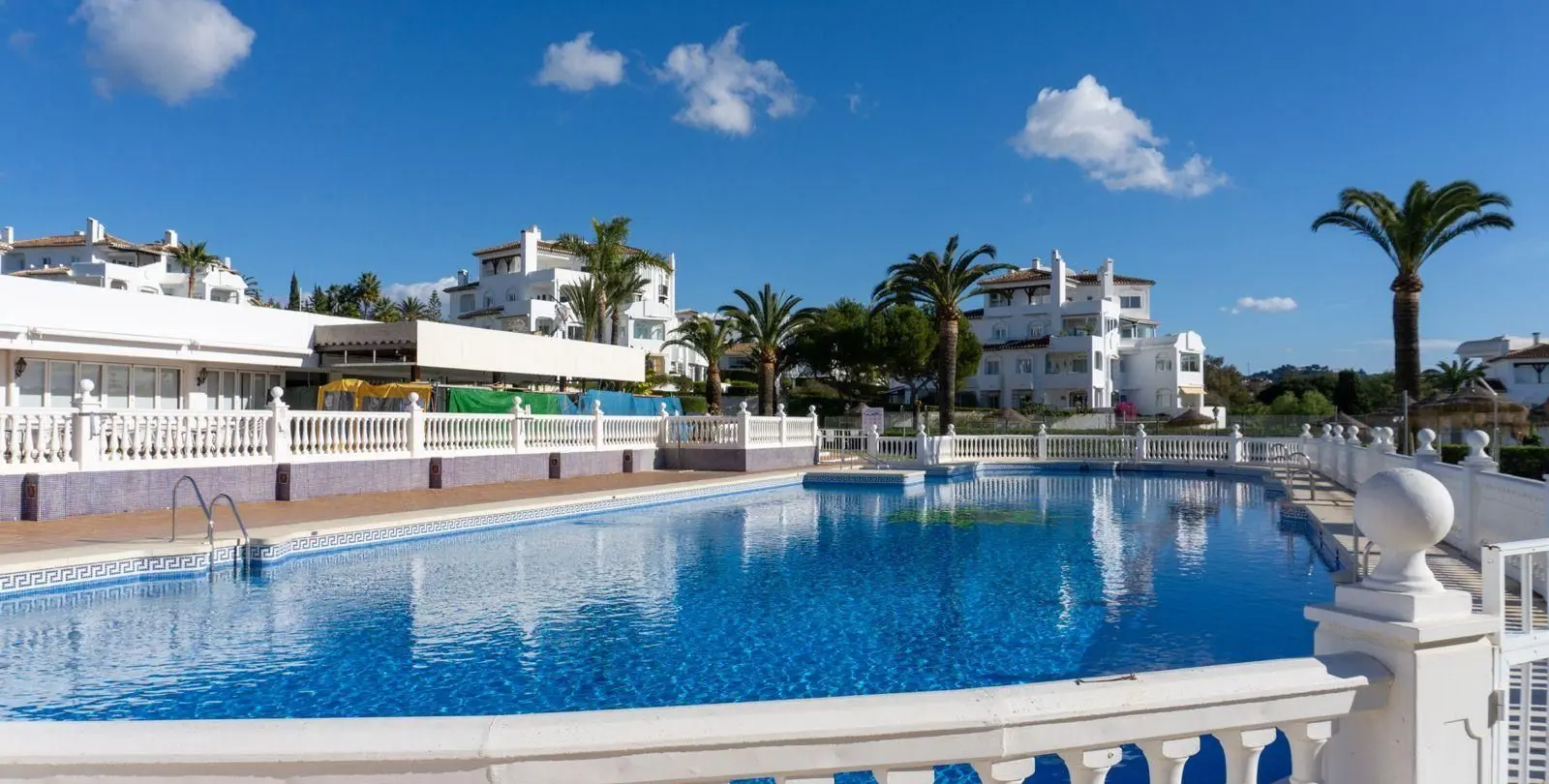 Продажа апартаментов на среднем этаже в Elviria 29
