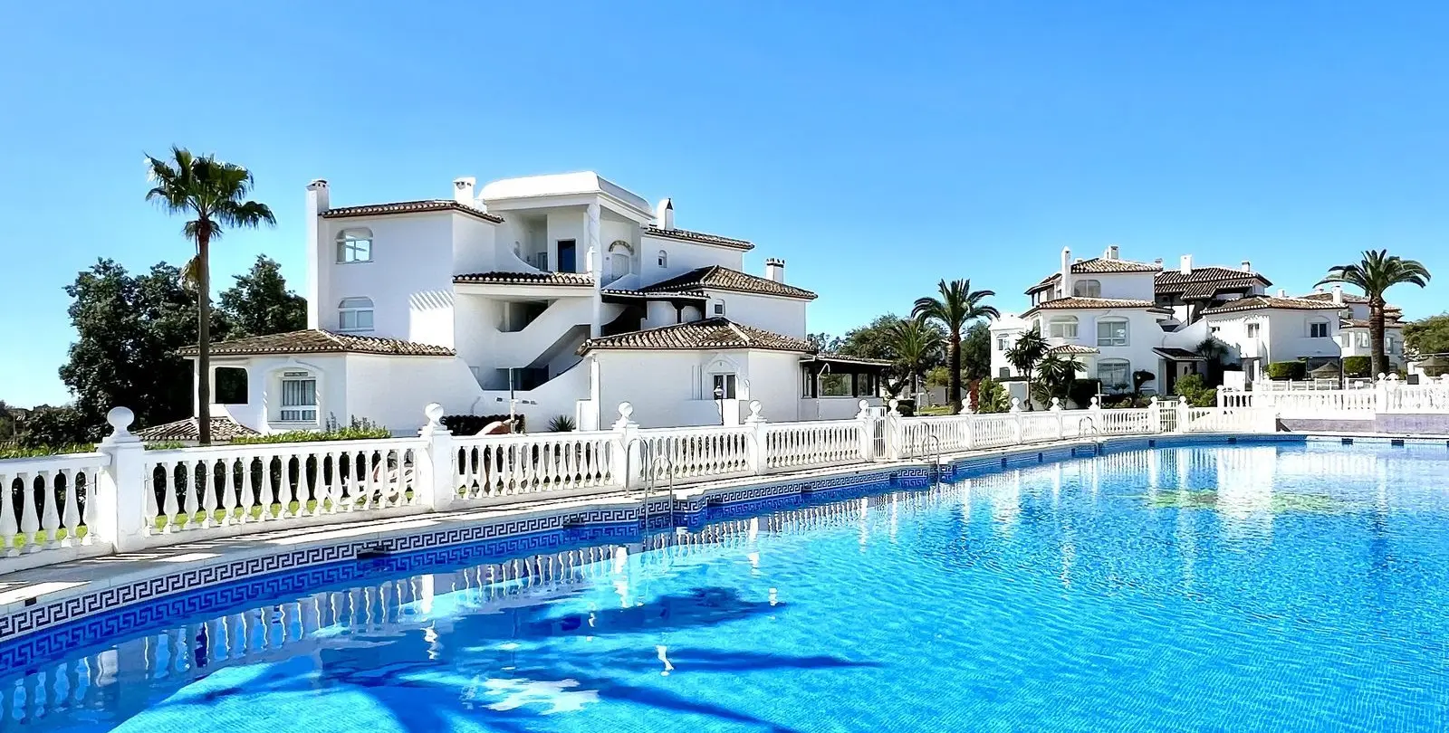 Продажа апартаментов на среднем этаже в Elviria 31