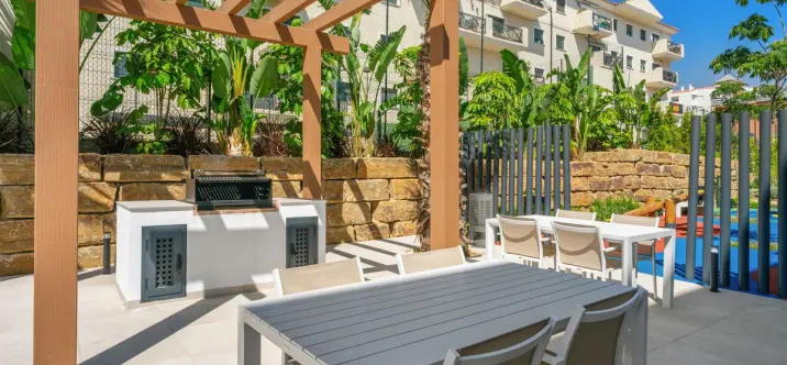 Продажа апартаментов на среднем этаже в Estepona 2