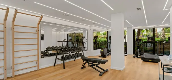 Продажа апартаментов на среднем этаже в Estepona 4