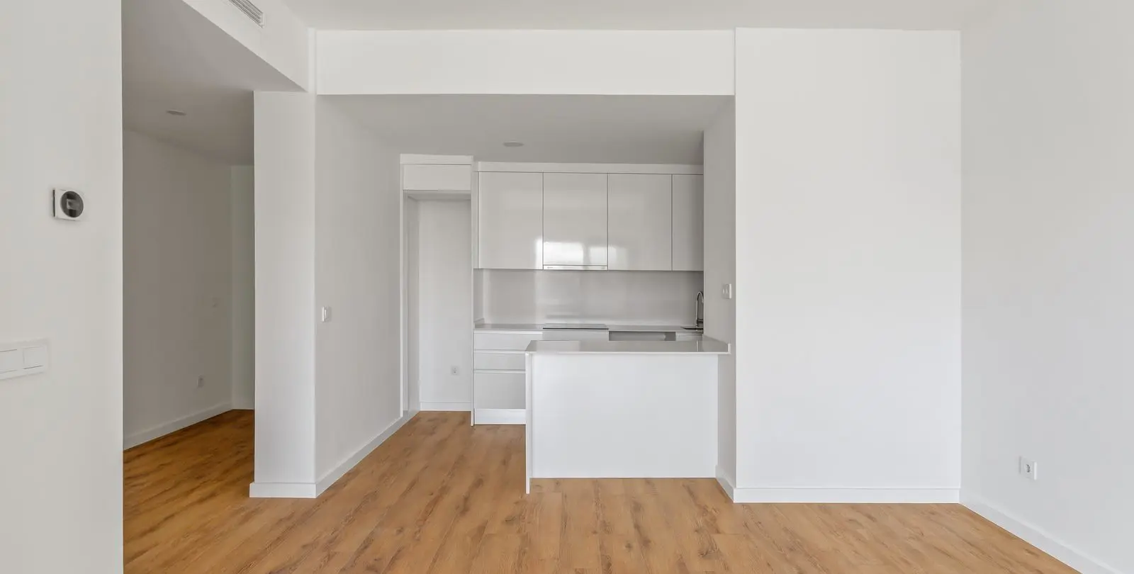 Sale of middle floor apartment in Estepona 9