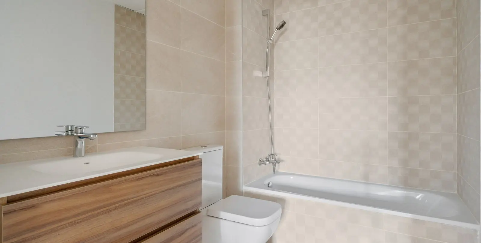 Sale of middle floor apartment in Estepona 18