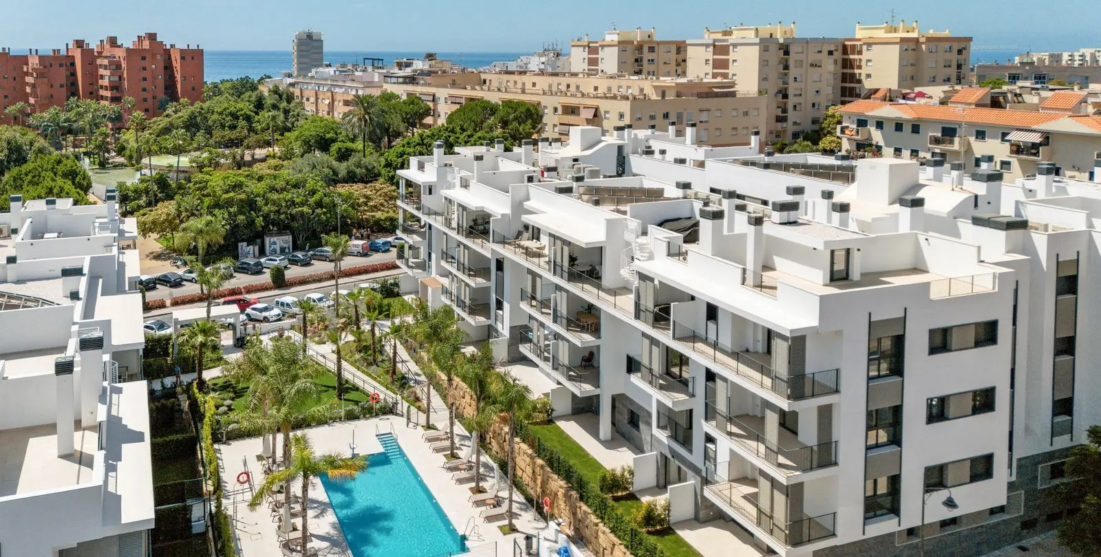 Sale of middle floor apartment in Estepona 25