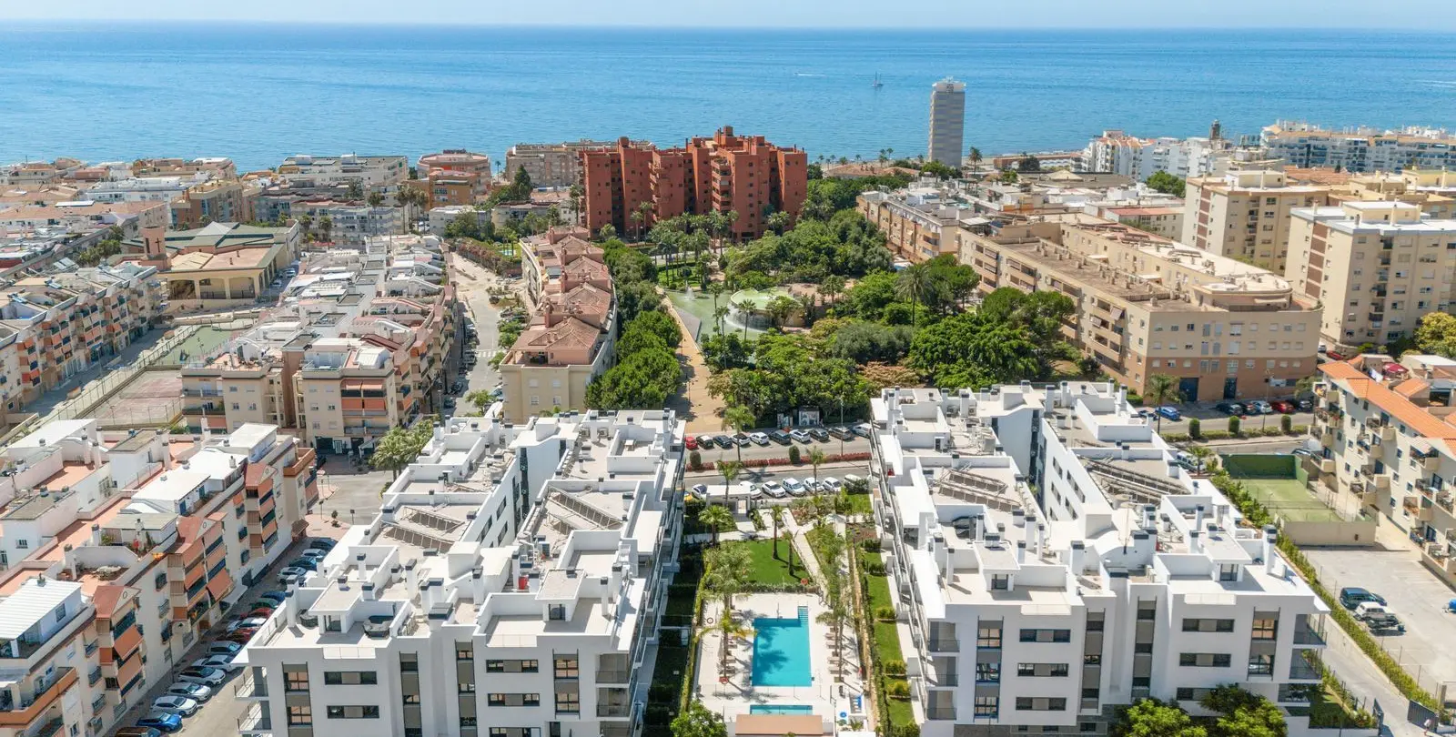 Sale of middle floor apartment in Estepona 26