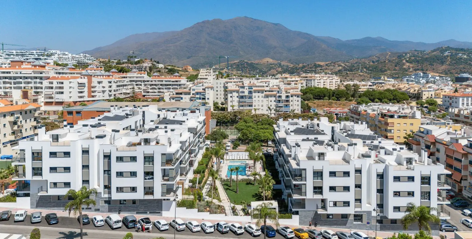 Sale of middle floor apartment in Estepona 27
