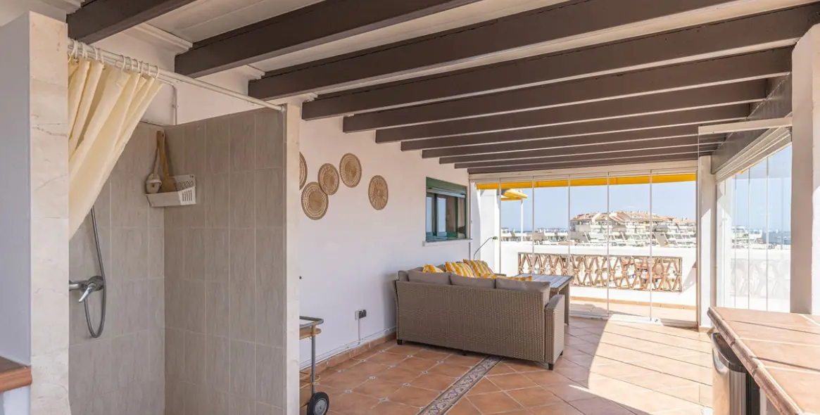 Sale of penthouse in Torrequebrada 16