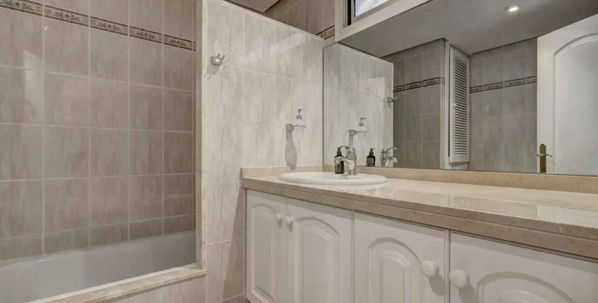 Sale of penthouse in Torrequebrada 22