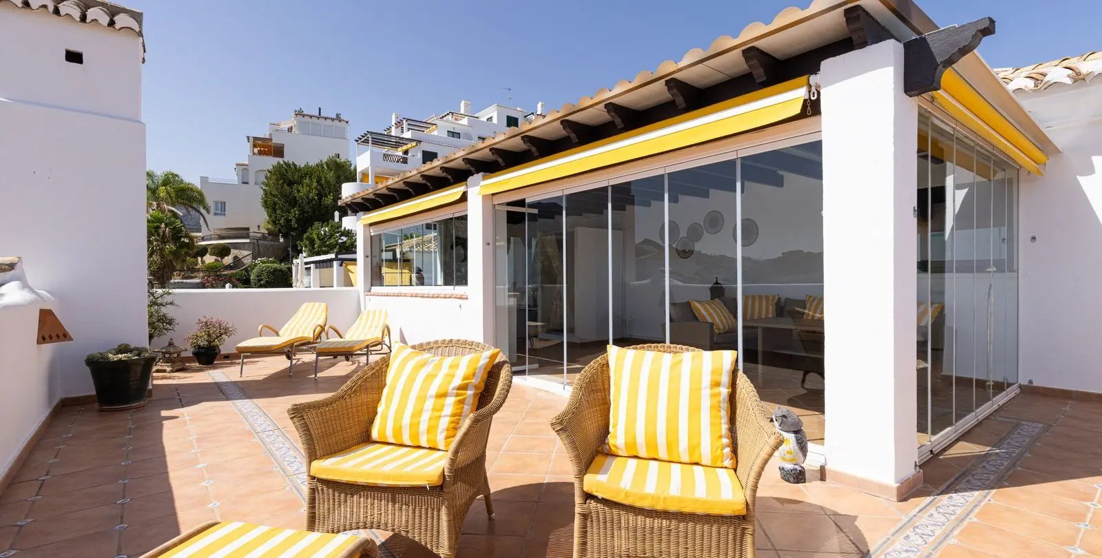 Sale of penthouse in Torrequebrada 9